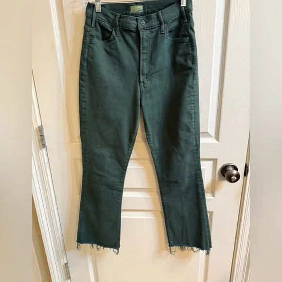 MOTHER hustler ankle fray in second chances - Picture 2 of 5